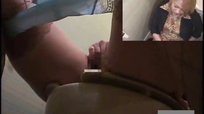 Lesbian menjilati dan fisting japanese selingkuh no sensor